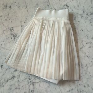 Lululemon white tennis skirt